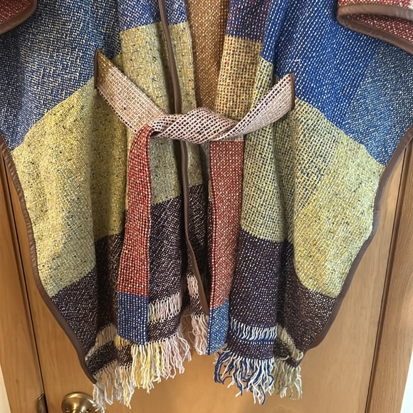 Nomad Morgan Carper Color Block Fringe Wool Cape Poncho Size Medium Large - Picture 7 of 15